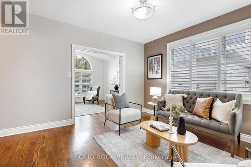 45 Basswood Avenue, Ottawa, ON - Indoor Photo Showing Living Room