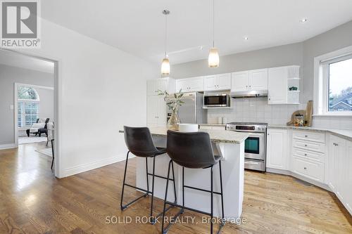 Bay window creating lots of light! - 45 Basswood Avenue, Ottawa, ON - Indoor Photo Showing Kitchen With Upgraded Kitchen