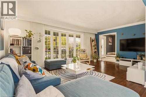66 Skyline Drive, Dundas, ON - Indoor Photo Showing Living Room