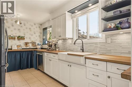 66 Skyline Drive, Dundas, ON - Indoor Photo Showing Kitchen