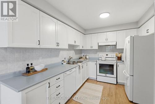 1139 Ridgemount Boulevard, Oshawa (Pinecrest), ON - Indoor Photo Showing Kitchen With Double Sink