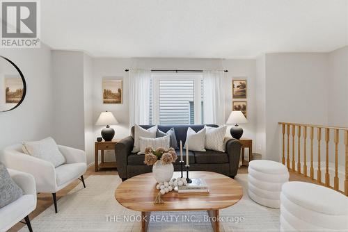 1139 Ridgemount Boulevard, Oshawa (Pinecrest), ON - Indoor Photo Showing Living Room