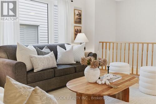 1139 Ridgemount Boulevard, Oshawa (Pinecrest), ON - Indoor Photo Showing Living Room
