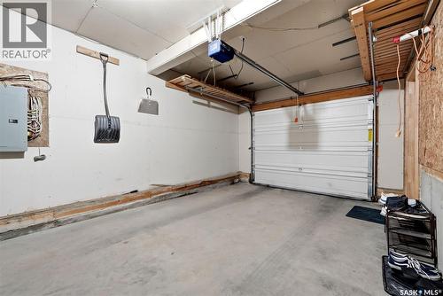 40 2751 Windsor Park Road, Regina, SK - Indoor Photo Showing Garage