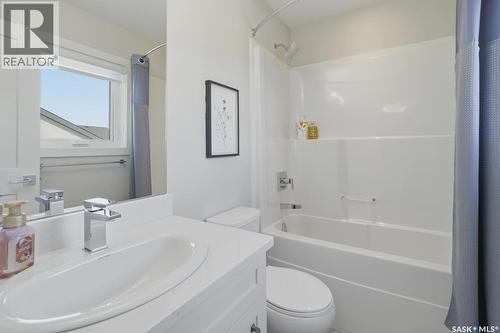 27 619 Evergreen Boulevard, Saskatoon, SK - Indoor Photo Showing Bathroom