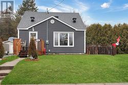 82 Mountain Avenue  Levack, ON P0M 2C0