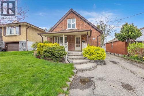 18 SOUTH Drive  Kitchener, ON N2M 4B5