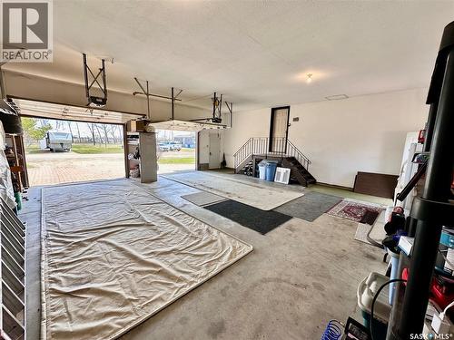 334 Young Street, Earl Grey, SK - Indoor Photo Showing Garage
