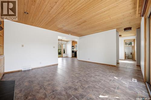 4 Bannister Avenue, Regina, SK - Indoor