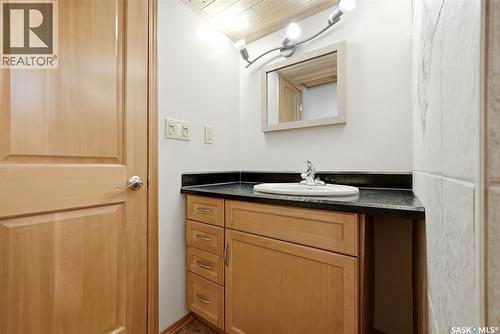 4 Bannister Avenue, Regina, SK - Indoor Photo Showing Bathroom
