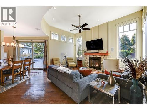 1147 Glenview Court, Kelowna, BC - Indoor Photo Showing Living Room With Fireplace