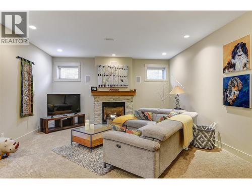 1147 Glenview Court, Kelowna, BC - Indoor Photo Showing Living Room With Fireplace