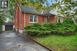 39 WEST 21ST Street Hamilton, ON L9C 4M6