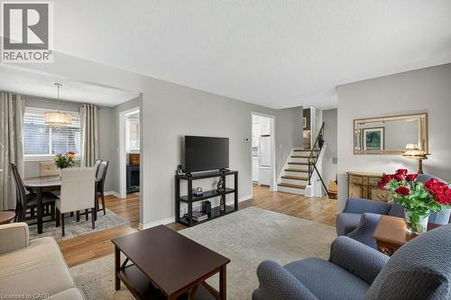 4 Camelot Drive, Hamilton, ON - Indoor Photo Showing Living Room