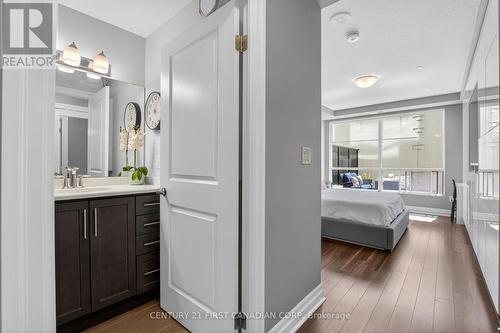 208 - 260 Villagewalk Boulevard, London North (North R), ON - Indoor