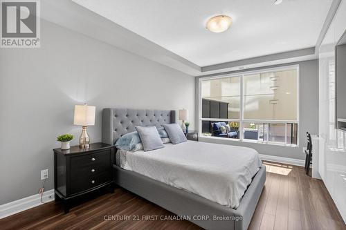208 - 260 Villagewalk Boulevard, London North (North R), ON - Indoor Photo Showing Bedroom