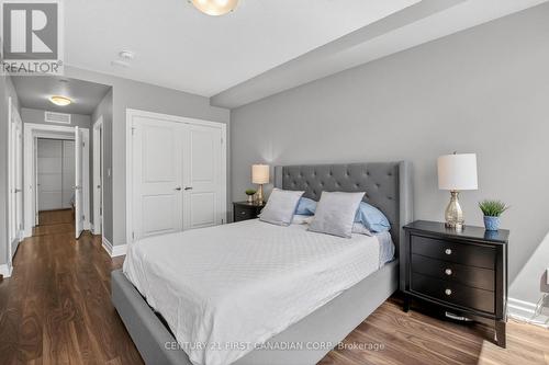 208 - 260 Villagewalk Boulevard, London North (North R), ON - Indoor Photo Showing Bedroom