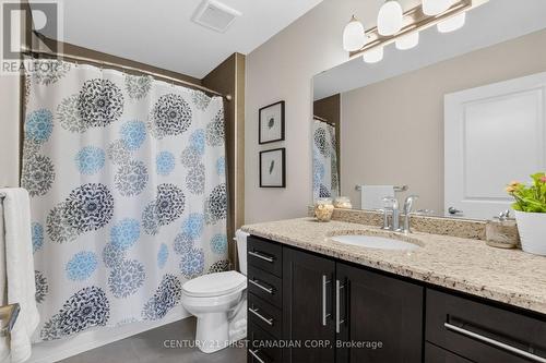 208 - 260 Villagewalk Boulevard, London North (North R), ON - Indoor Photo Showing Bathroom