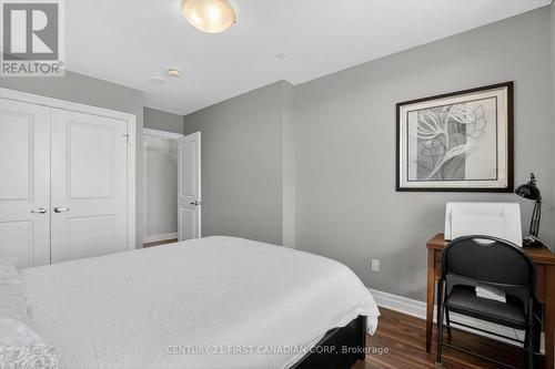 208 - 260 Villagewalk Boulevard, London North (North R), ON - Indoor Photo Showing Bedroom