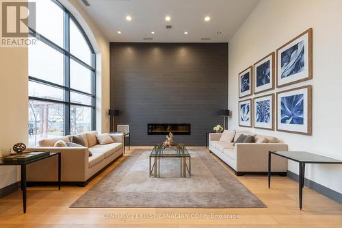 208 - 260 Villagewalk Boulevard, London North (North R), ON - Indoor