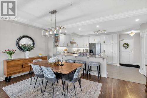 208 - 260 Villagewalk Boulevard, London North (North R), ON - Indoor Photo Showing Dining Room