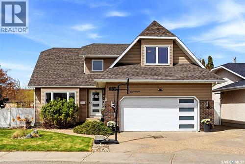 6954 Maple Brook Crescent, Regina, SK - Outdoor With Facade