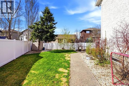 6954 Maple Brook Crescent, Regina, SK - Outdoor