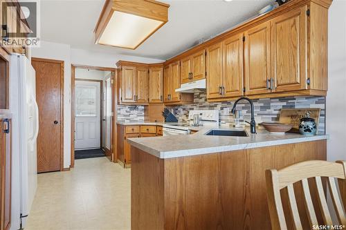 403 Willow Bay, Balgonie, SK - Indoor Photo Showing Kitchen