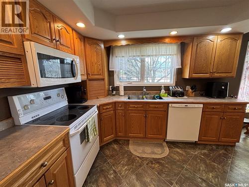 101 Kennedy Drive, Melfort, SK - Indoor Photo Showing Kitchen With Double Sink