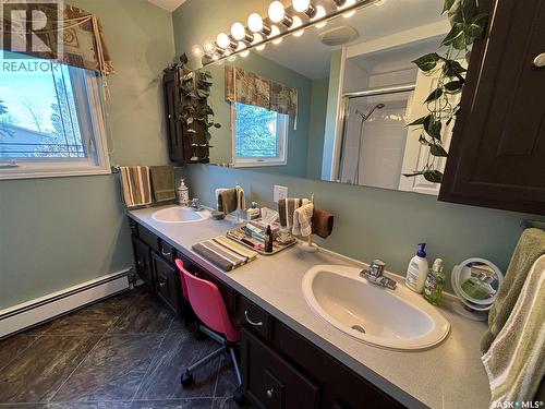 101 Kennedy Drive, Melfort, SK - Indoor Photo Showing Bathroom