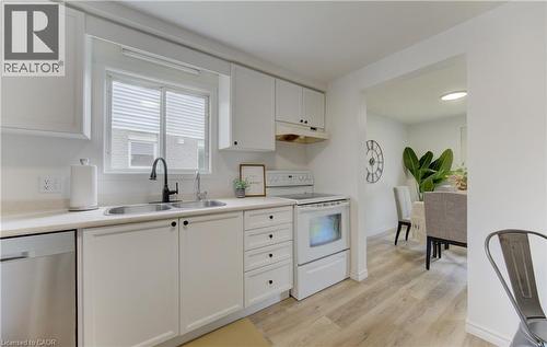 38 Cassidy Court, Cambridge, ON - Indoor Photo Showing Kitchen With Double Sink