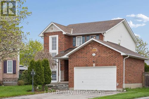 367 Concordia Court, Oshawa (Samac), ON - Indoor Photo Showing Living Room