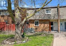 33 - 101 DOVEDALE DRIVE Whitby (Downtown Whitby), ON L1N 1Z7