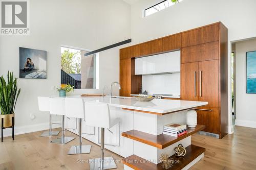2566 5 Concession S, Clearview, ON - Indoor Photo Showing Kitchen