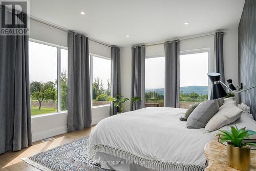 2566 5 Concession S, Clearview, ON - Indoor Photo Showing Bedroom