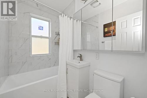 4 Piece Ensuite - 1072 Richard Avenue, Ottawa, ON - Indoor Photo Showing Bathroom