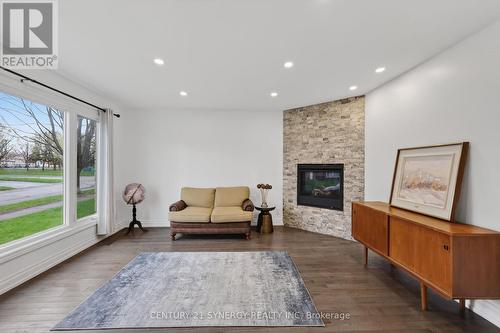 2358 Joliffe Street, Ottawa, ON - Indoor With Fireplace