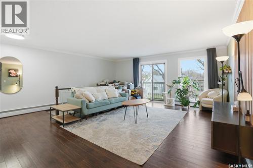 A 1014 Colony Street, Saskatoon, SK - Indoor Photo Showing Living Room