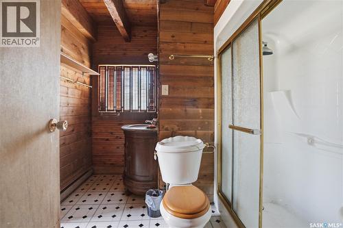 17 Mccordick Street, Shields, SK - Indoor Photo Showing Bathroom