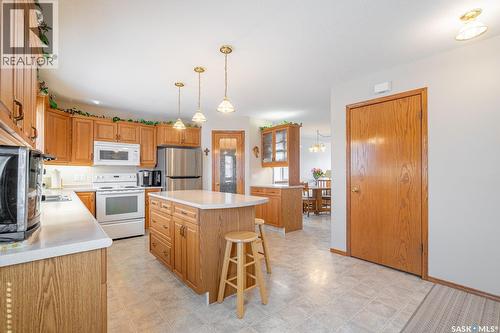 2346 Mcgregor Place, Regina, SK - Indoor Photo Showing Kitchen