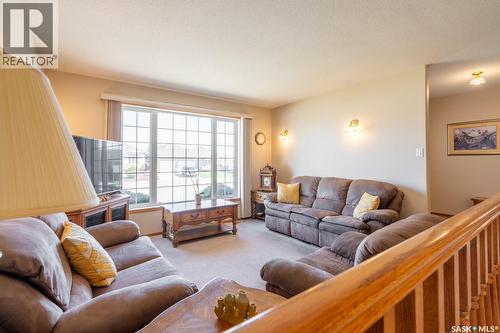 2346 Mcgregor Place, Regina, SK - Indoor Photo Showing Living Room