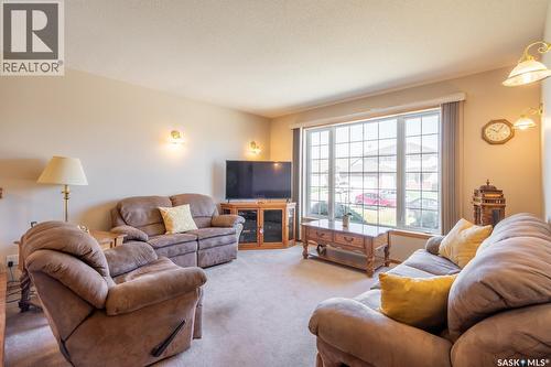 2346 Mcgregor Place, Regina, SK - Indoor Photo Showing Living Room