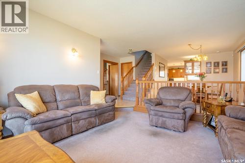 2346 Mcgregor Place, Regina, SK - Indoor Photo Showing Living Room