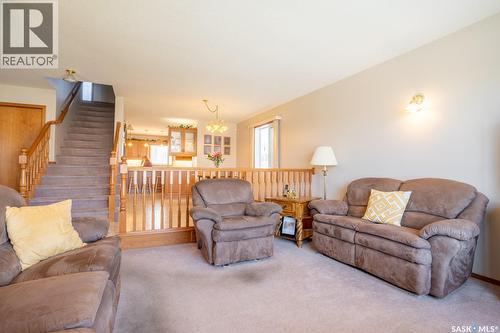 2346 Mcgregor Place, Regina, SK - Indoor Photo Showing Living Room