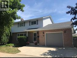 31 BLACKFRIAR Lane Brantford, ON N3R 7M2