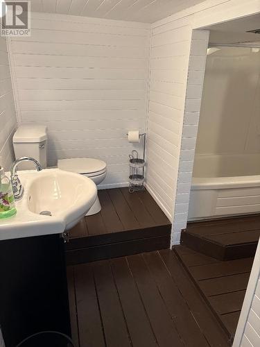180 Main Street, Triton, NL - Indoor Photo Showing Bathroom