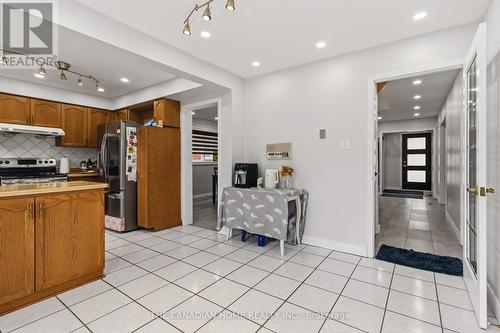 3549 Redmond Road, Mississauga, ON - Indoor Photo Showing Kitchen