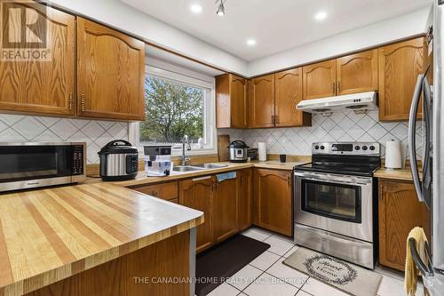 3549 Redmond Road, Mississauga, ON - Indoor Photo Showing Kitchen With Double Sink