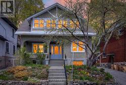 207 SUNNYSIDE AVENUE  Ottawa, ON K1S 0R4