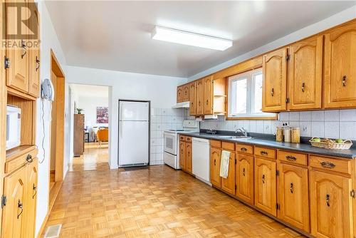 4214 Roy, Hanmer, ON - Indoor Photo Showing Kitchen